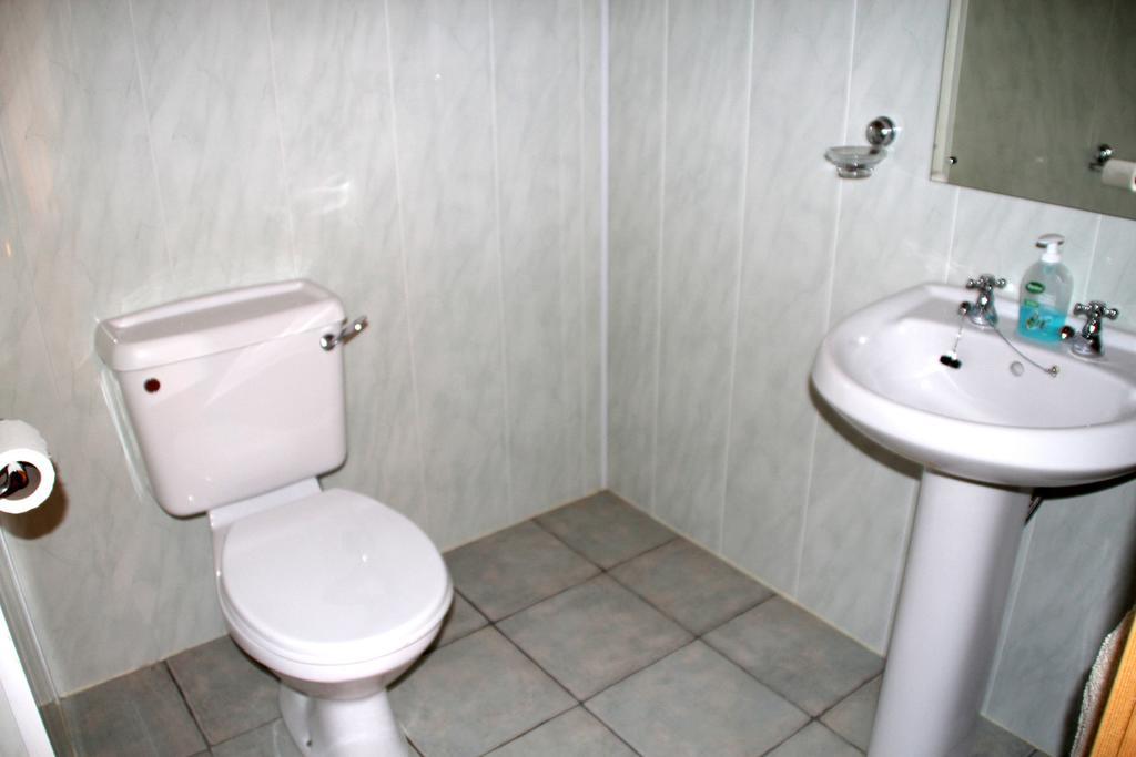 Woodview House Bed And Breakfast Ballinrobe Room photo